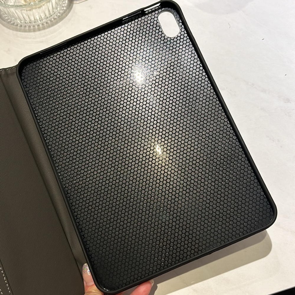 IPAD 10TH GENERATION CASE - Picture 3 of 5